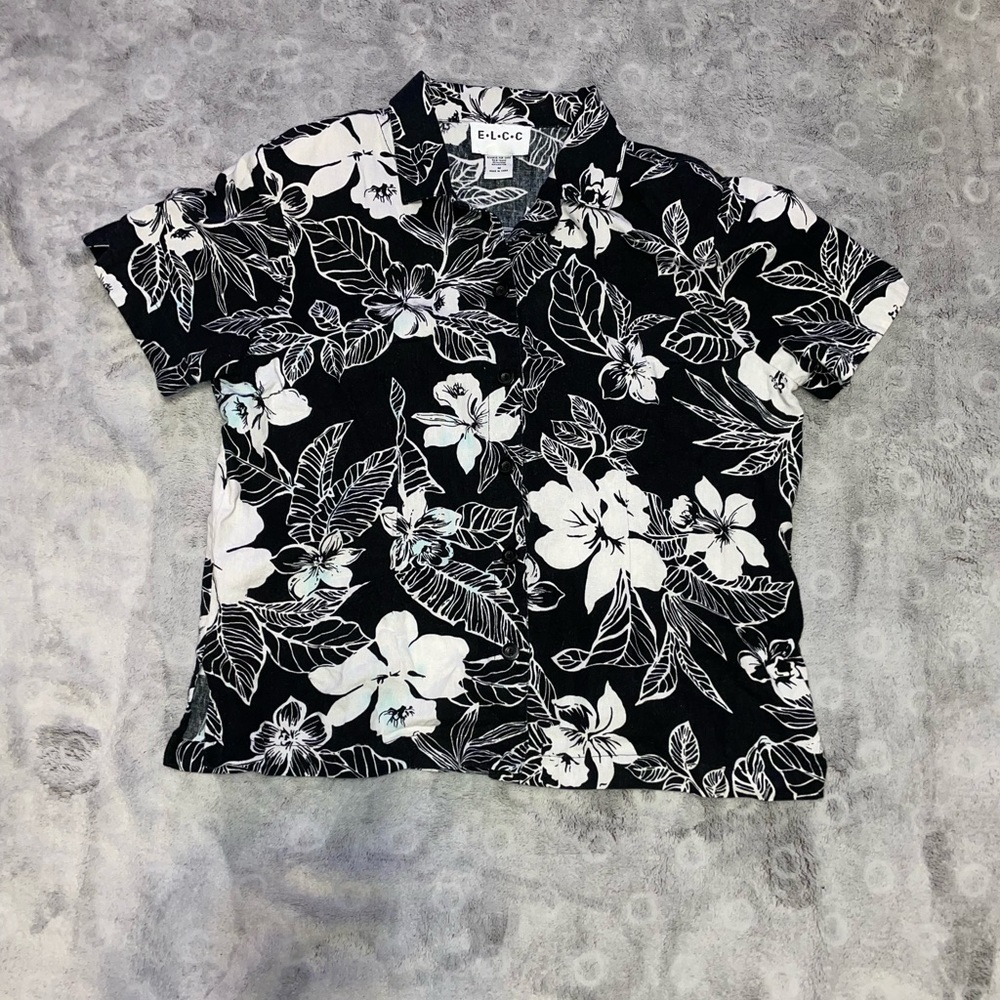 Women’s button down E.L.C.C. Black and White flower pattern size medium